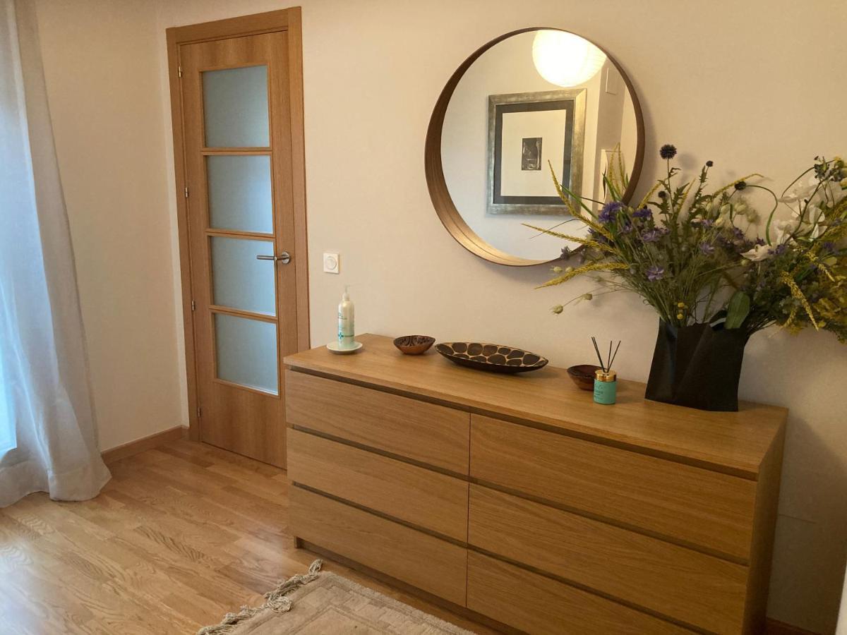 Modern & Cosy Apartment In Jaca Pyrenees Spain Exterior photo